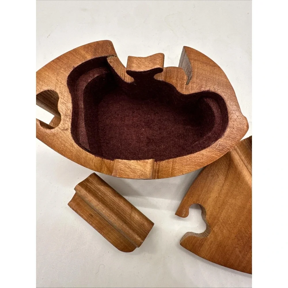 Wooden Puzzle ~ Stash Box ~ Hand-Crafted Parott Hea Trinket Box ~ 3 Piece Felt